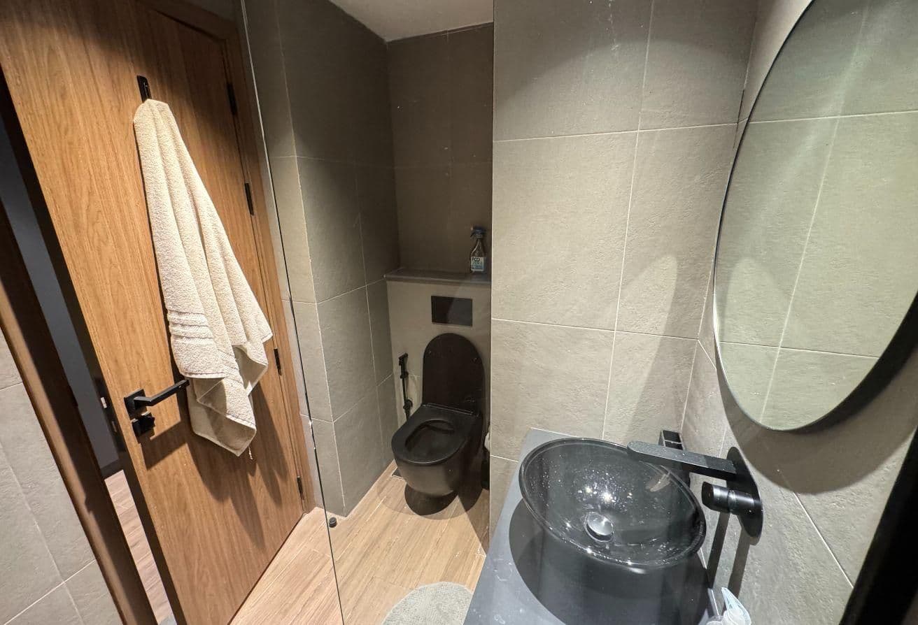 NO SECURITY DEPOSIT | FULLY FURNISHED | 12 CHQS image 8