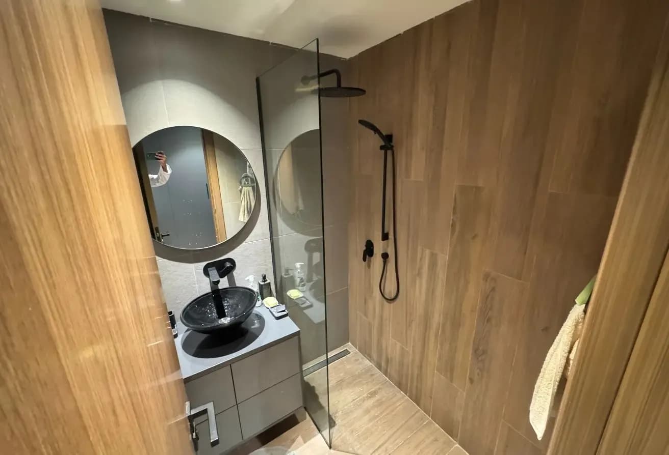 NO SECURITY DEPOSIT | FULLY FURNISHED | 12 CHQS image 5